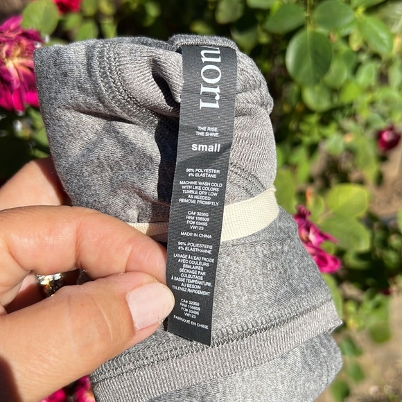 Vuori Women's Energy Top Heather Grey VW123 Sz Small NWT.❤️ - Picture 10 of 11